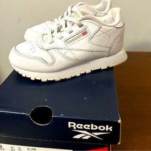 Toddler Sneakers, Reebok Classic, Size: 9, Color: White